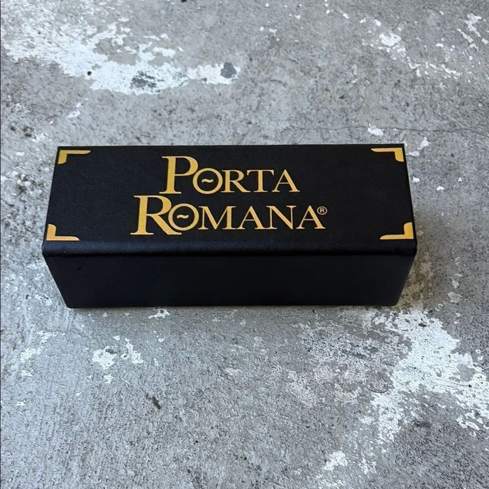 Porta Romana eyeglass case